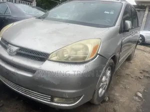 Toyota Sienna XLE 2005 Silver