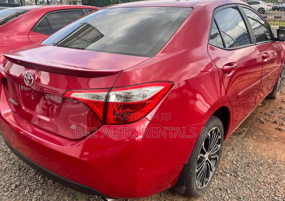 Toyota Corolla 2015 Red