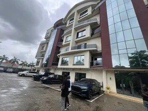 5bdrm Maisonette in Banana Island Lagos for rent
