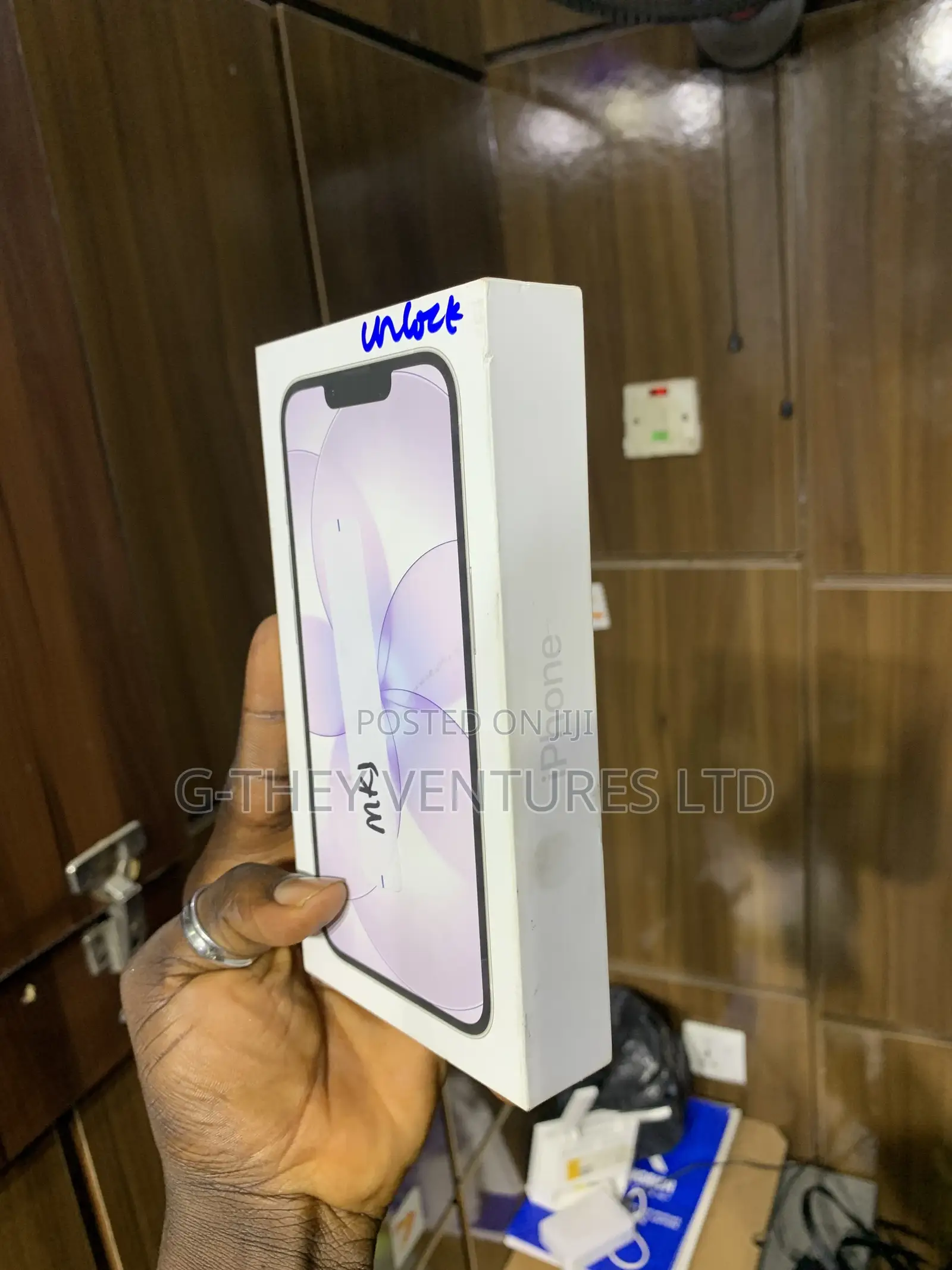 New Apple iPhone 17e 256 GB White