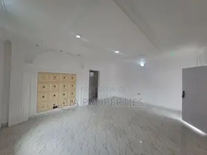 2bdrm Apartment in Lekki Phase 1 for rent