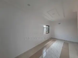 2bdrm Apartment in Lekki Phase 1 for rent