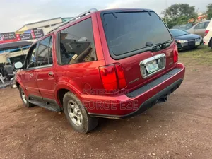 Lincoln Navigator 2005 Red