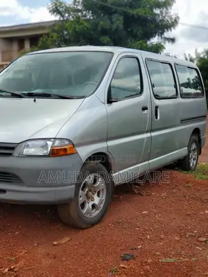 Toyota HiAce 1995 Silver