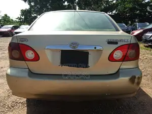 Toyota Corolla 2006 Gold