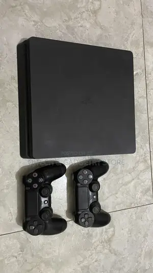 Ps4 Slim With 2 Original Pads
