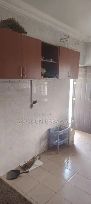 3bdrm Block of Flats in Wuse 2 Abuja for rent