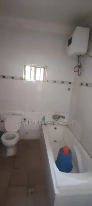 3bdrm Block of Flats in Wuse 2 Abuja for rent