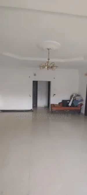 3bdrm Block of Flats in Wuse 2 Abuja for rent