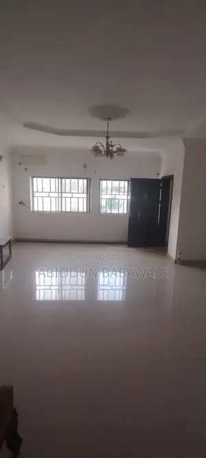 3bdrm Block of Flats in Wuse 2 Abuja for rent