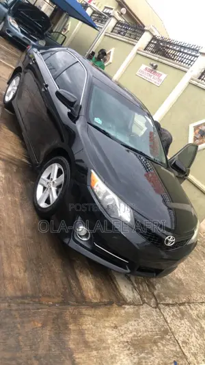 Toyota Camry SE 4dr Sedan (2.5L 4cyl 6A) 2013 Black