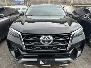 Toyota Fortuner 4.0 AWD 2023 Black