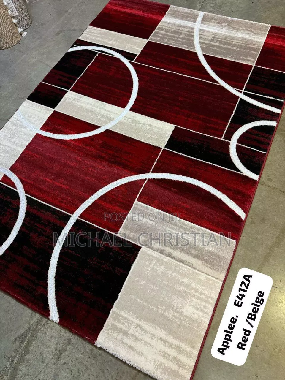 Premium Turkish Centre Rug – Modern Geometric Design