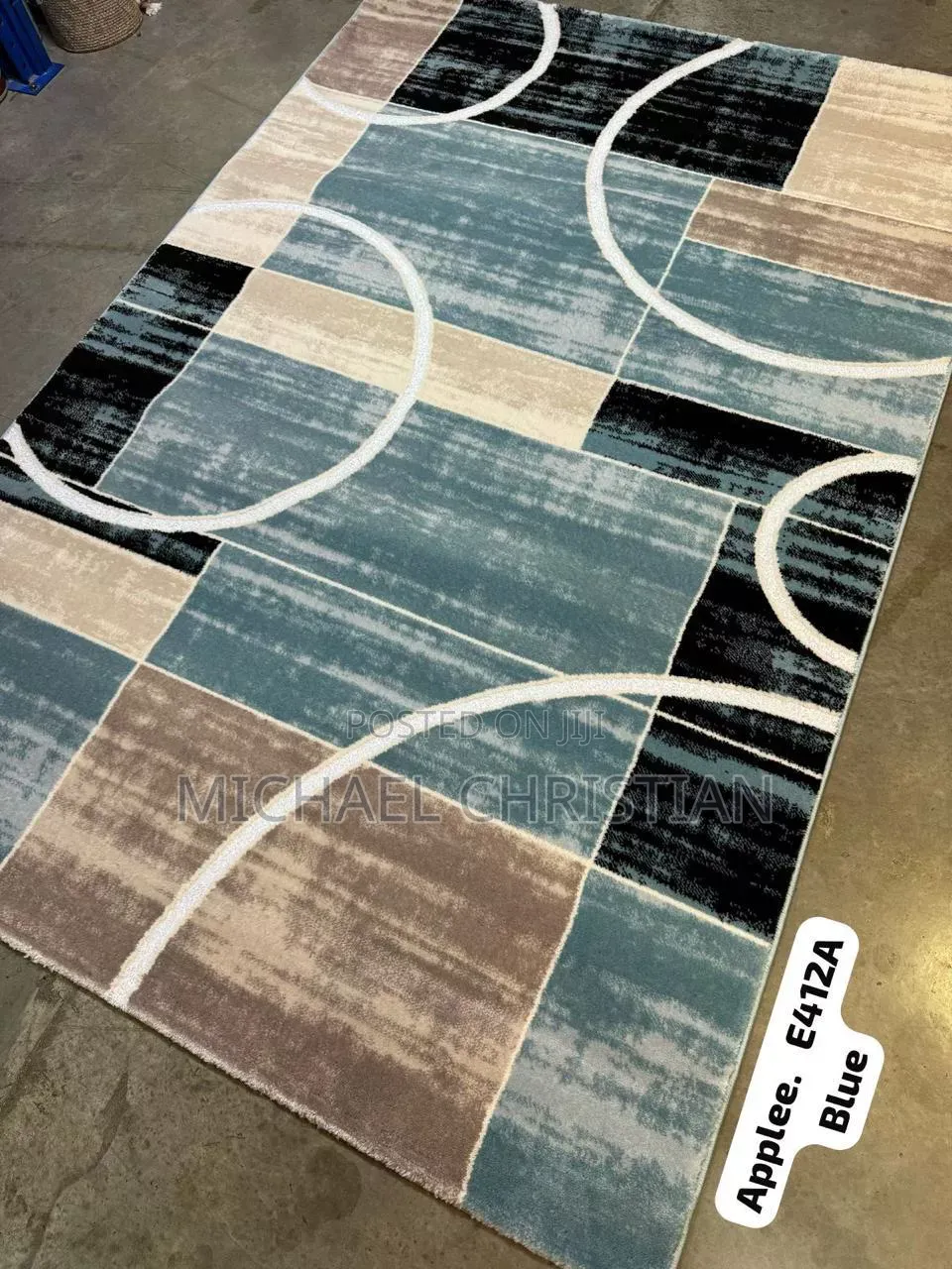 Premium Turkish Centre Rug – Modern Geometric Design