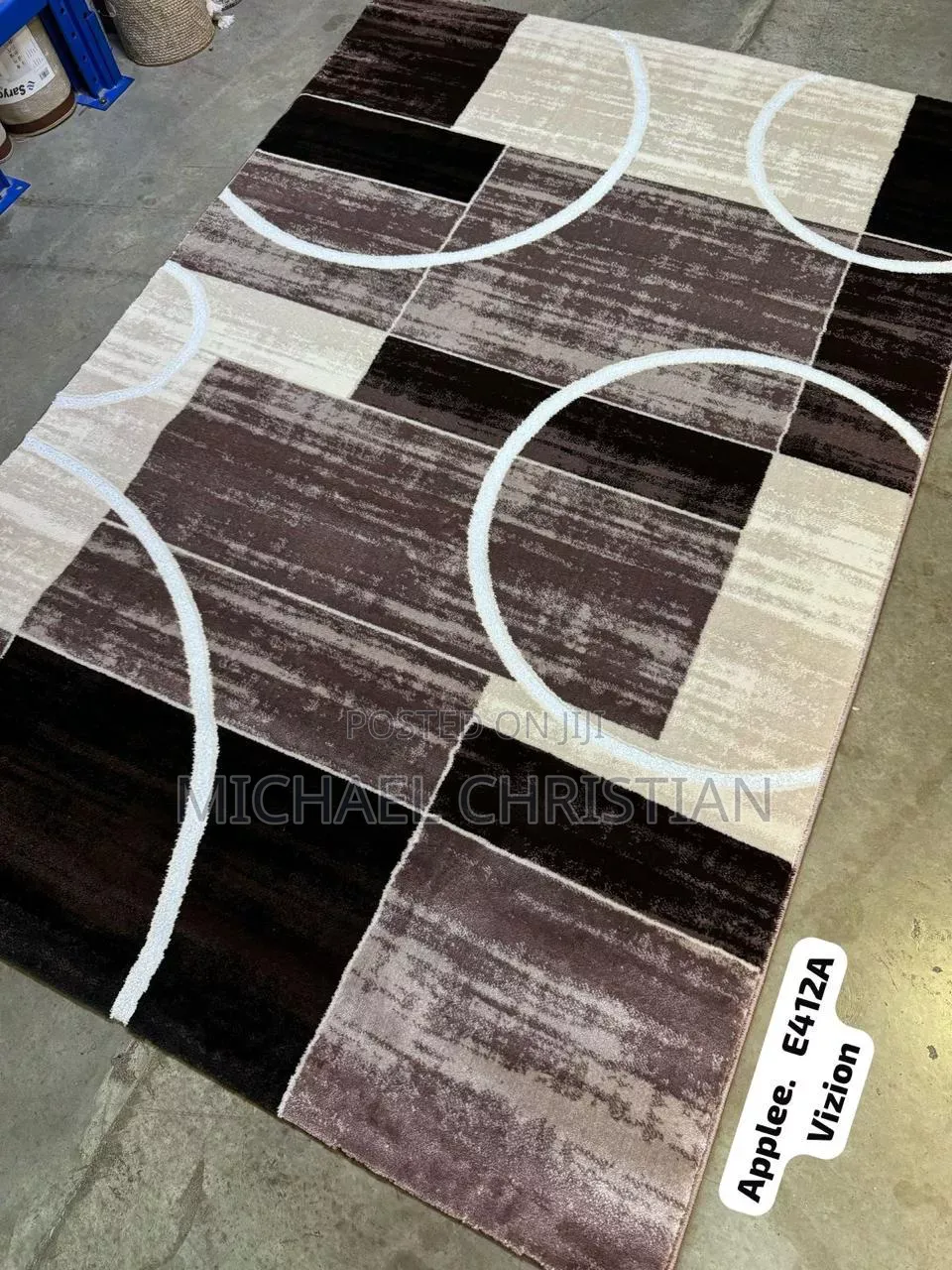 Premium Turkish Centre Rug – Modern Geometric Design