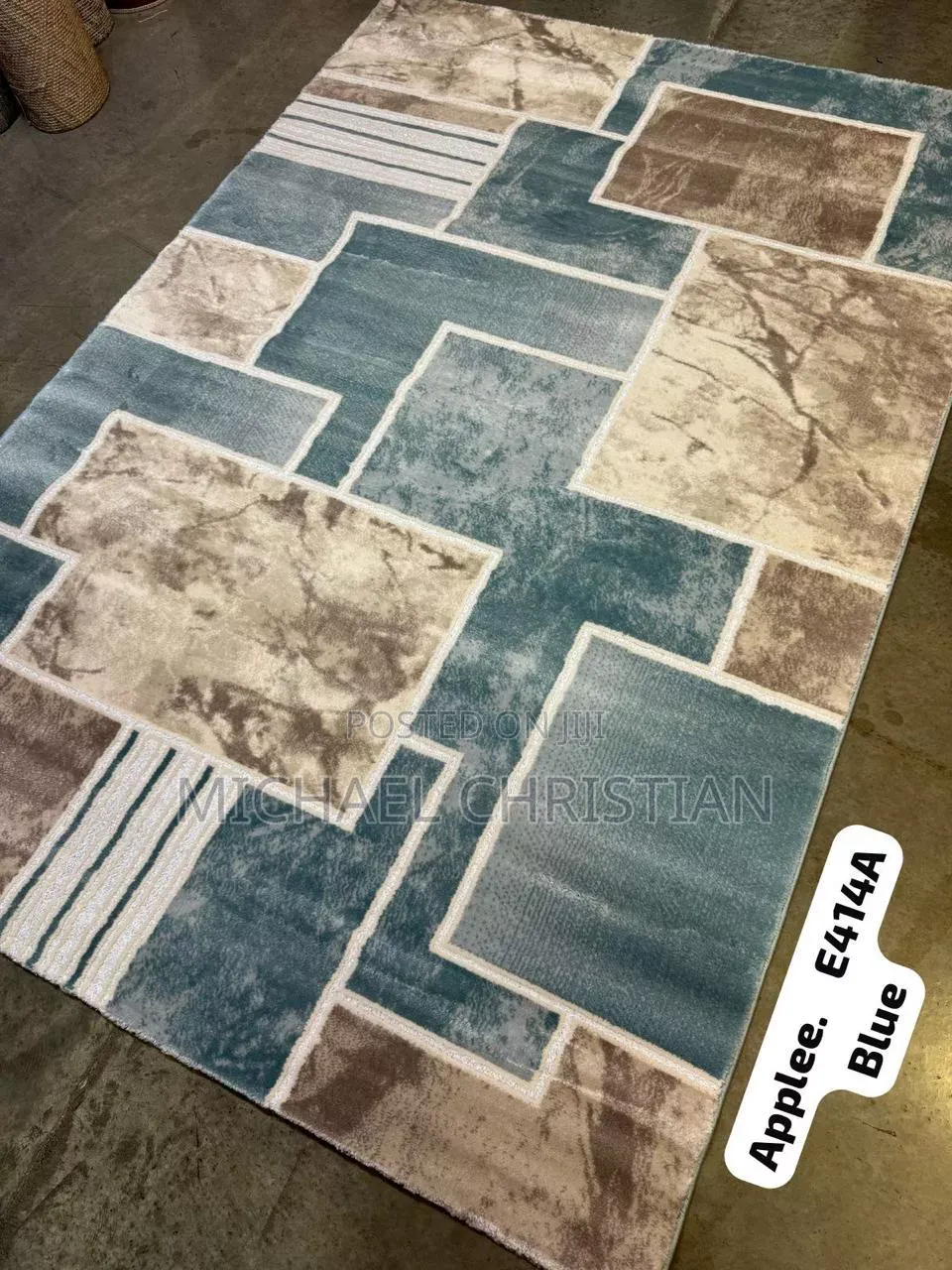 Premium Turkish Centre Rug – Modern Geometric Design