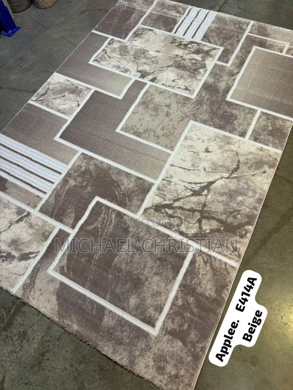 Premium Turkish Centre Rug – Modern Geometric Design