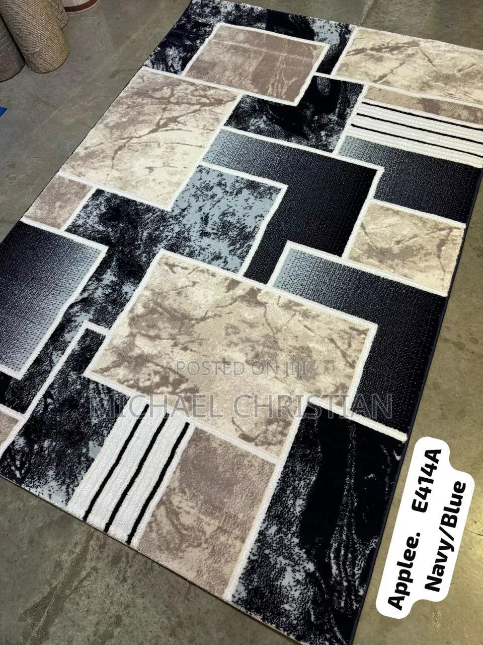 Premium Turkish Centre Rug – Modern Geometric Design