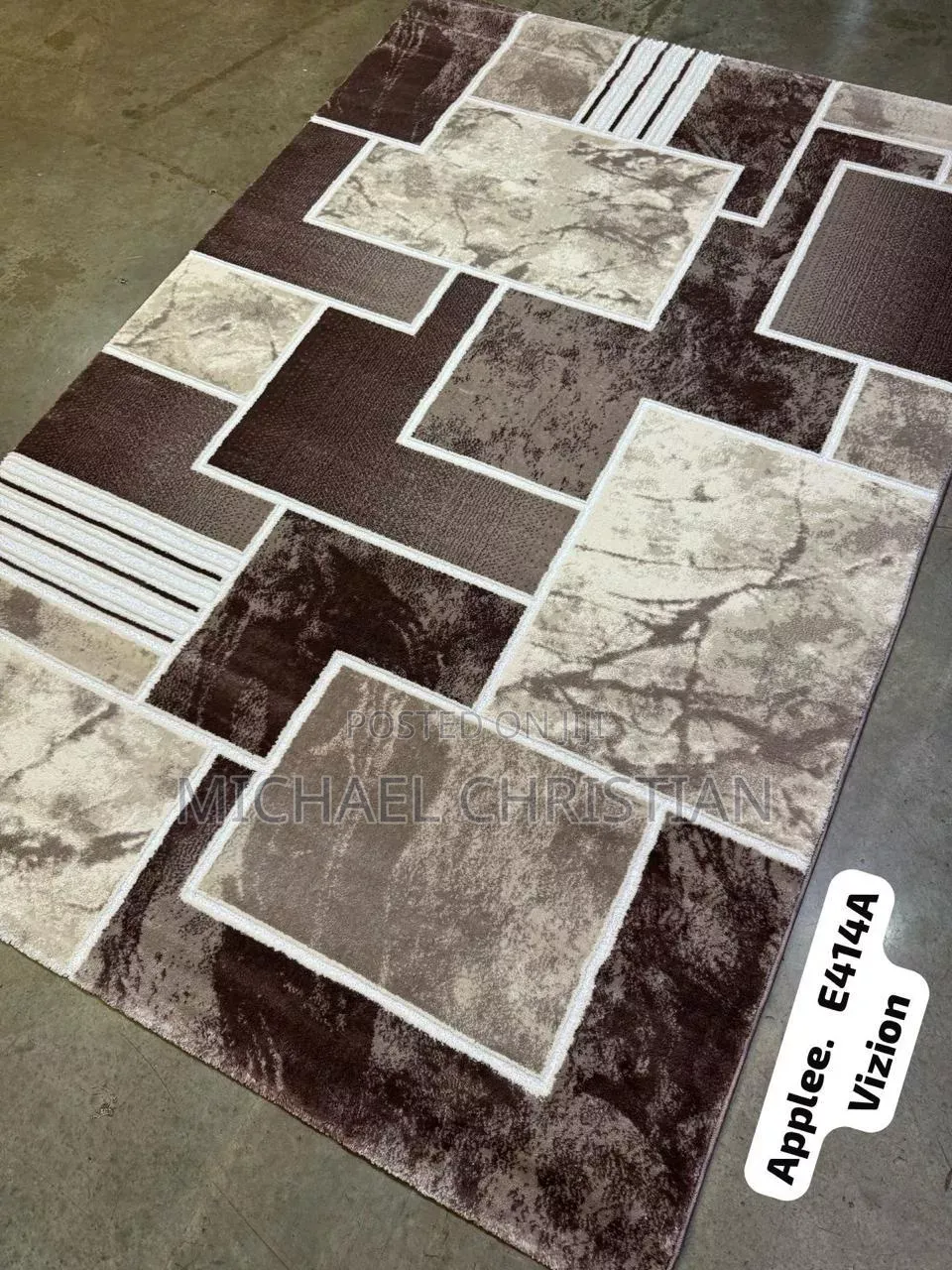 Premium Turkish Centre Rug – Modern Geometric Design