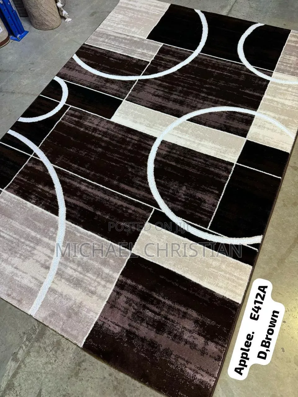 Premium Turkish Centre Rug – Modern Geometric Design