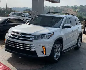 Toyota Highlander XLE V6 4x4 (3.5L 6cyl 6A) 2016 White
