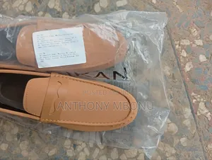New and Clean Loafers Shoe From China