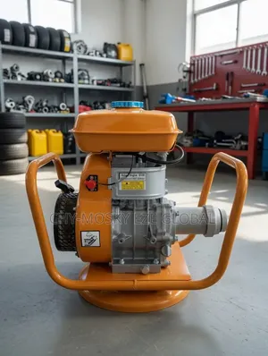 Robin Concrete Vibrator/Poker Machine (With 38mm Hose)