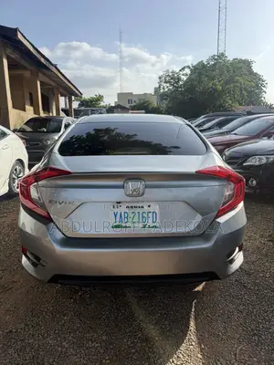 Honda Civic LX 4dr Sedan (2.0L 4cyl) 2016 Silver