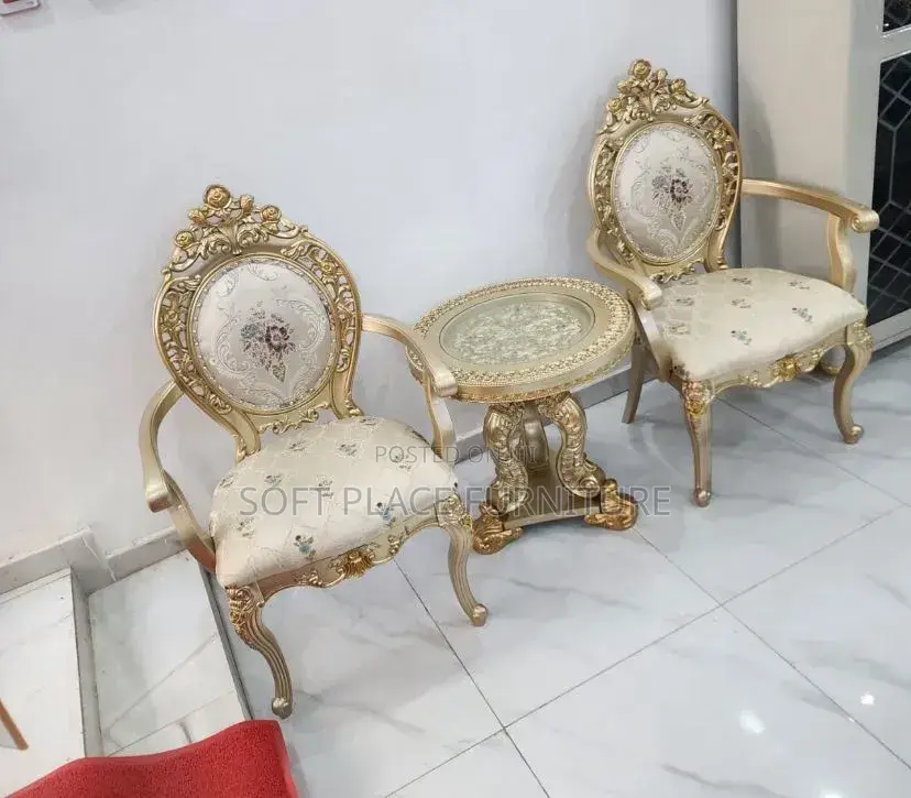 High Classic Luxury Discussing Table and Chair