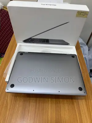 Laptop Apple MacBook Pro 2020 16GB Intel Core i5 SSD 1T