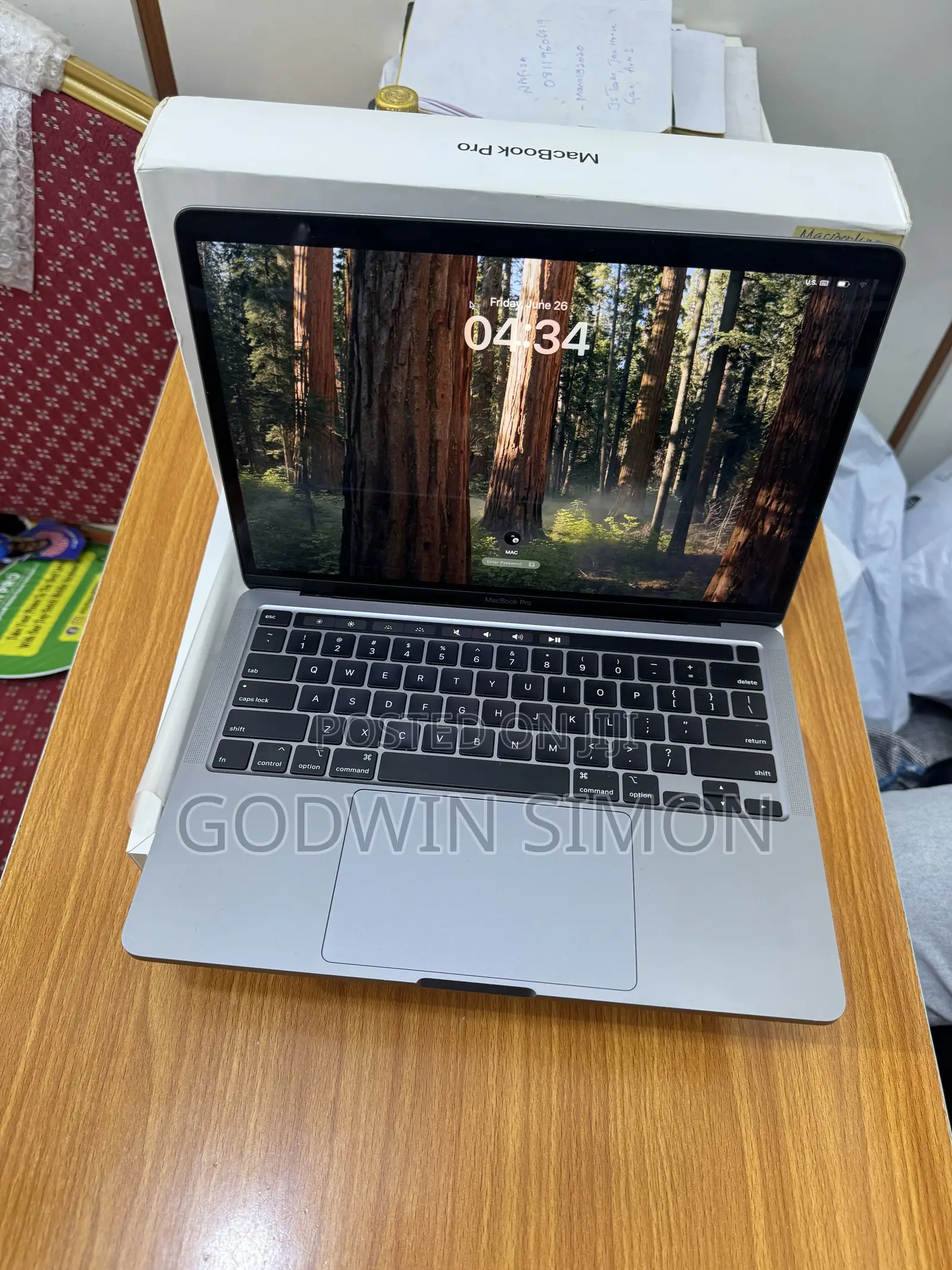 Laptop Apple MacBook Pro 2020 16GB Intel Core i5 SSD 1T