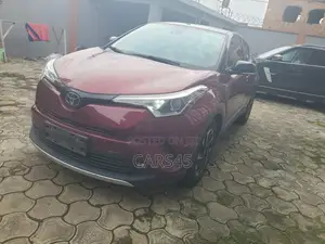 Toyota C-HR XLE FWD 2019 Red
