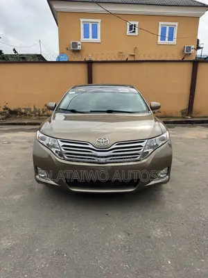 Toyota Venza V6 AWD 2012 Gold