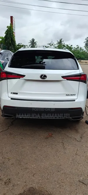 Toyota Lexcen 2021 White
