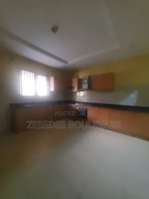 3bdrm Block of Flats in Wuye for rent