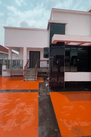 5bdrm Duplex in Almond Estate for rent