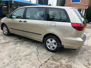 Toyota Sienna 2005 Gray