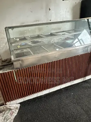 Food Displayer