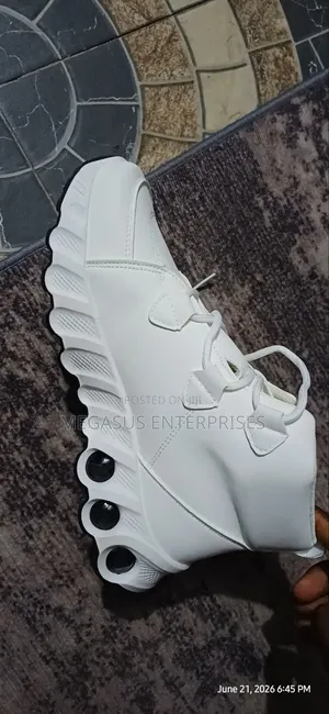 White Sneakers Size 42