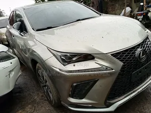 Lexus NX 2017 Gold