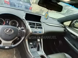 Lexus NX 2017 Gold
