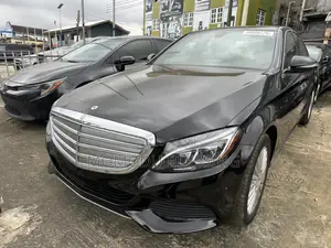Mercedes-Benz C300 2016 Black