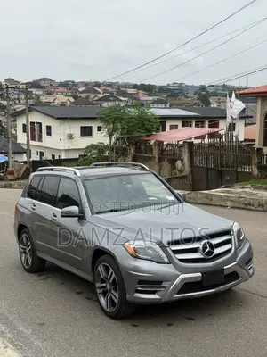 Mercedes-Benz GLK-Class Base GLK 350 4dr AWD 4MATIC (3.5L 6cyl 7A) 2015