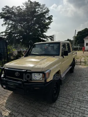 Toyota Land Cruiser LC300 2023 Ivory