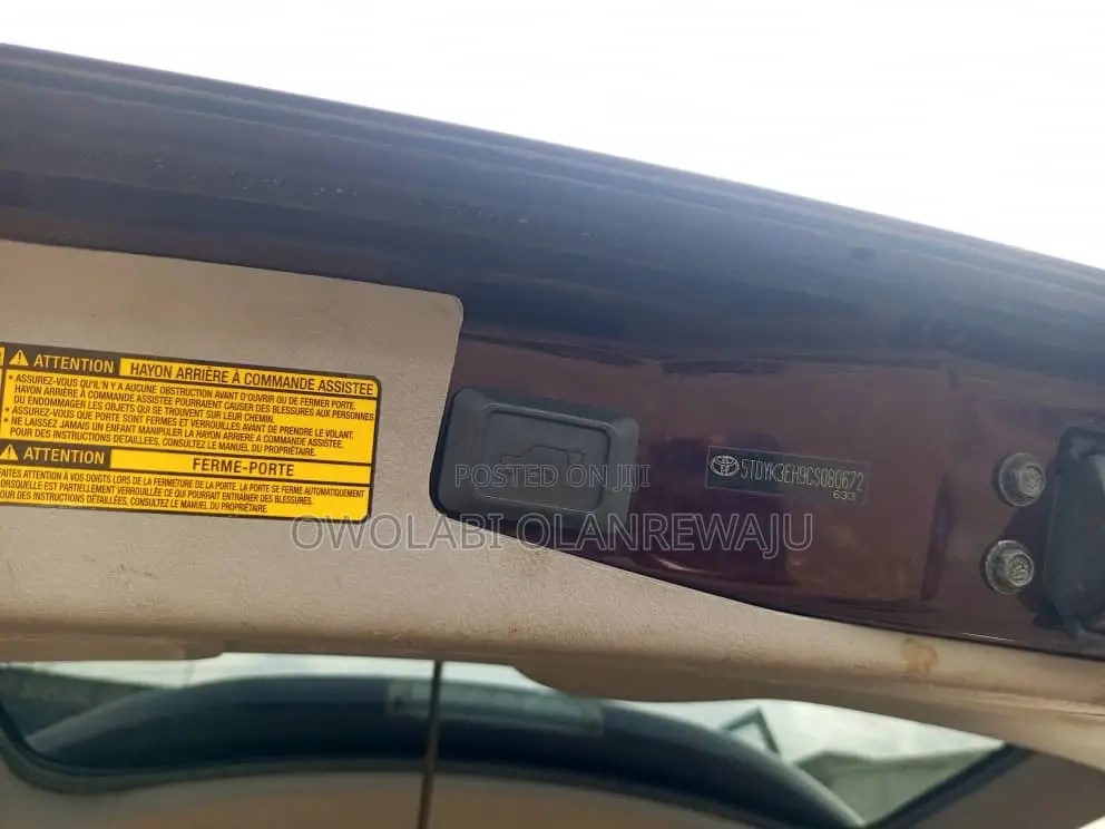 Toyota Highlander 2012 Brown