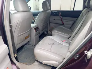 Toyota Highlander 2012 Brown