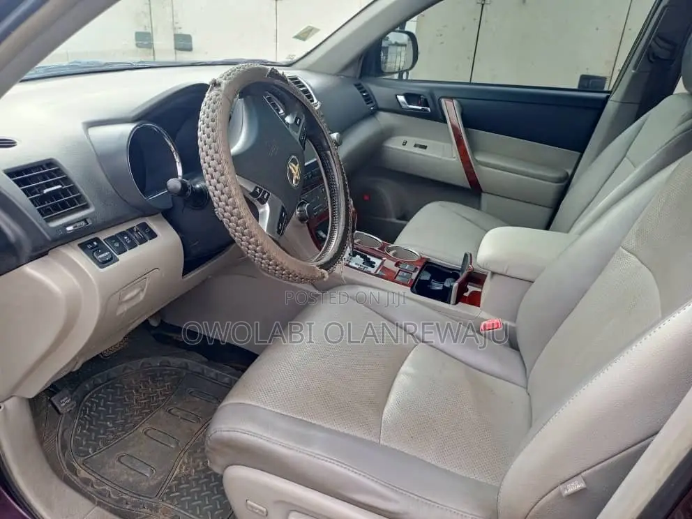 Toyota Highlander 2012 Brown