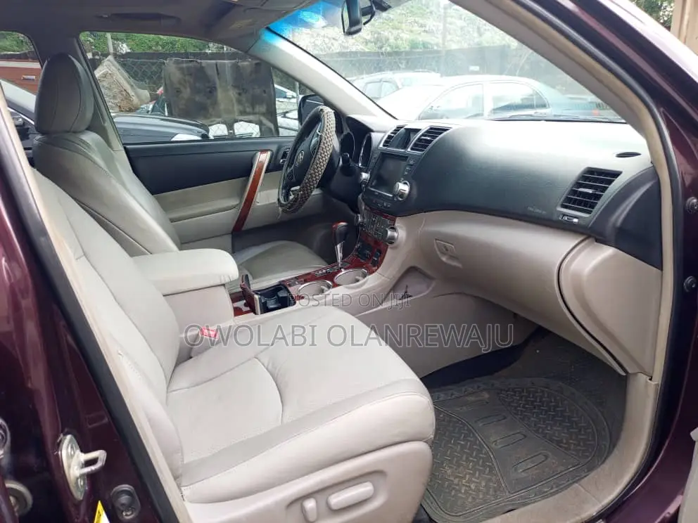Toyota Highlander 2012 Brown