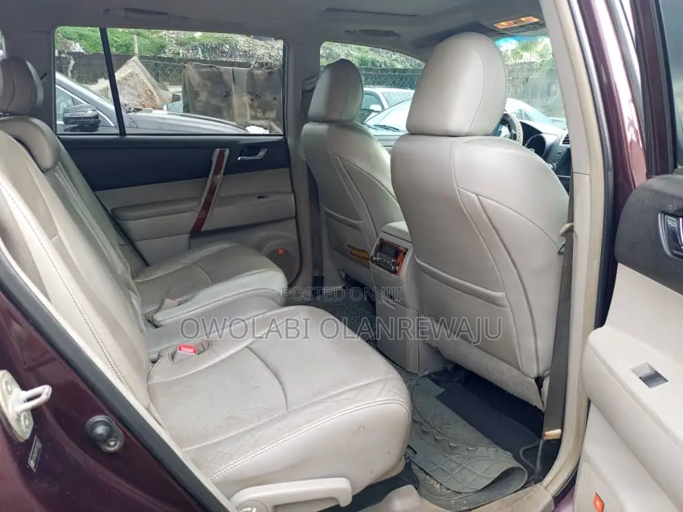 Toyota Highlander 2012 Brown