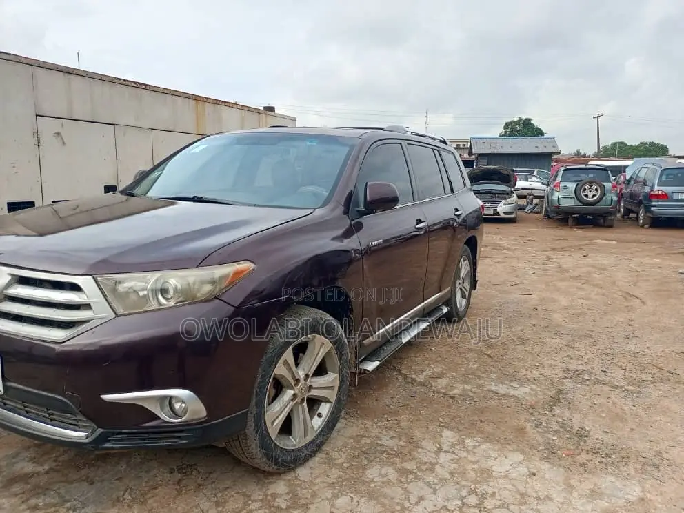 Toyota Highlander 2012 Brown